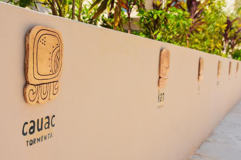 Hotel Waye Valladolid  Exterior photo